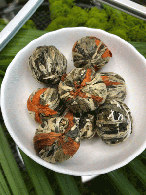 Китайский элитный чай “ФЬЮР” Бай Юй Лянь (Белый лотос благоденствия) шарик с цветком лилии