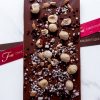 Шоколадная плитка из шоколада ручной работы "ФЬЮР" с добавлением фундука.
